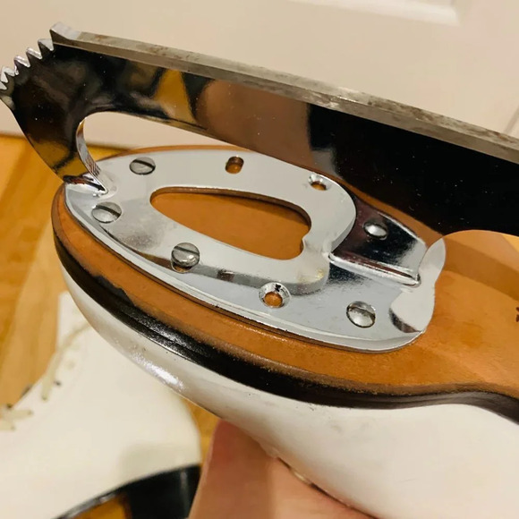 Riedell Womans Figure Skates size 5 Beige /John Wilson Corenation Comet Blade - Picture 8 of 16